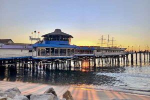 sunset at Old Tony's on the Redondo Beach Pier
