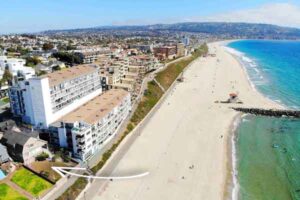 beachfront home for sale at 613 Esplanade Redondo Beach